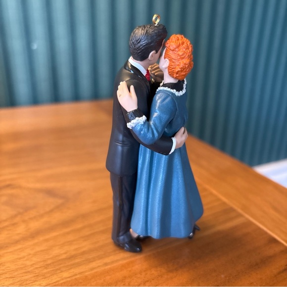 Hallmark Ornament 2000 Lucy Is Enceinte I Love Lucy EUC - Picture 4 of 7